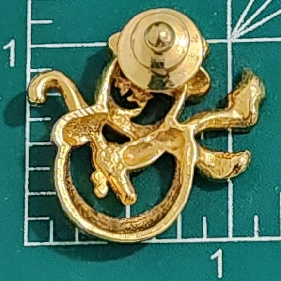 AVON 1991 Lapel Scarf Pin Gold Tone North Pole Residents Snowman Faux Pearl VTG - Picture 5 of 5